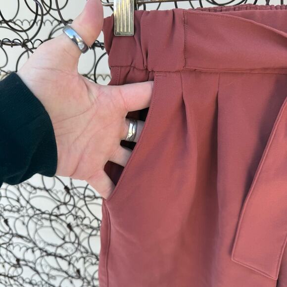 Lululemon Noir Short 5.5" Rustic Clay Size 2 - Picture 5 of 13